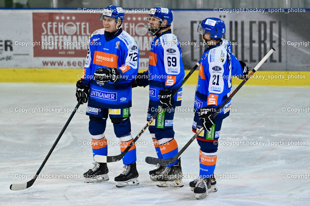 ESC SPARKASSE STEINDORF vs. 1. EHC ALTHOFEN | #21 Walder Patrik ESC Steindorf, #69 Kreuzer Philipp ESC Steindorf, #72 Hobitsch Samuel ESC Steindorf, ESC SPARKASSE STEINDORF vs. 1. EHC ALTHOFEN, ESC SPARKASSE STEINDORF vs. 1. EHC ALTHOFEN am 30.11.2025 in Steindorf (Ossiachersee Halle), Austria, (Photo by Bernd Stefan)
