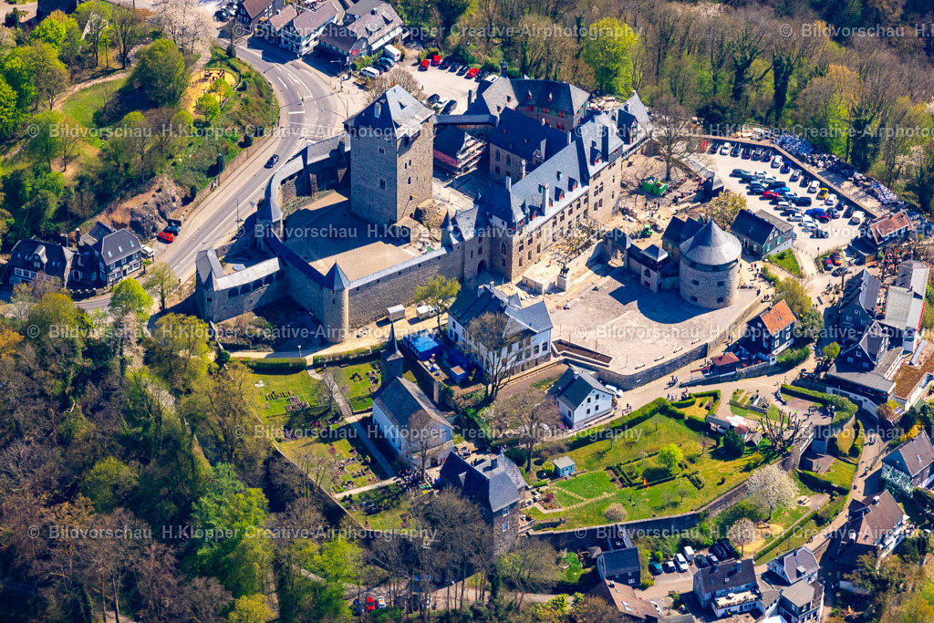Luftbilder Solingen-0336 | Luftaufnahme Burganlage des Schloss im Ortsteil Burg an der Wupper in Solingen - Realisiert mit Pictrs.com