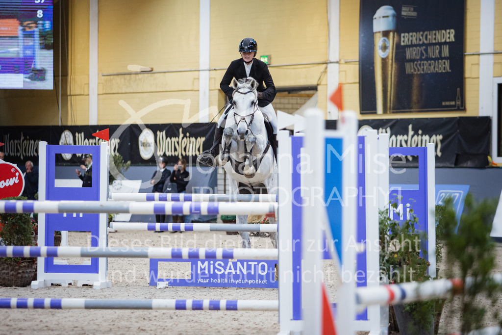 221112_Warstein_L-Spr-208 | Deine schönsten Turniermomente als professionelle Fotos! Entdecke hochwertige Pferdesport-Fotografie im Online-Shop. Jetzt Fotos finden & bestellen!