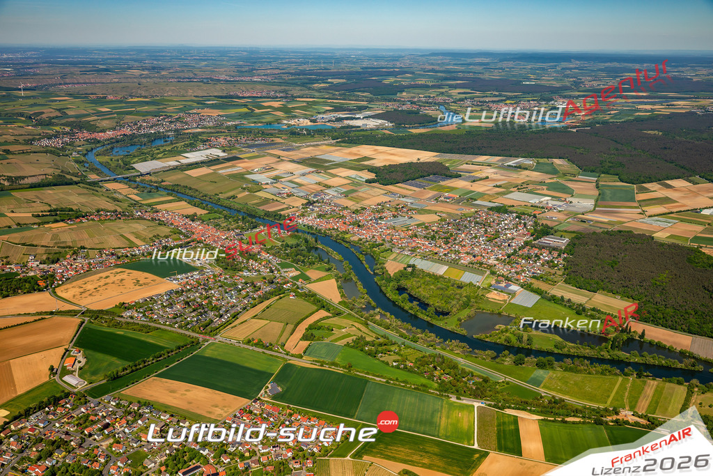 Luftaufnahme der Stadt Albertshofen - Die Luftaufnahme wurde 2025 vom UL-Flugzeug heraus erstellt ( keine Drohne ) - Hochauflösende Luftaufnahme - für professionelle Ausdrucke geeignet. Die Geschenkidee !Mit Lizenz und Bildrechte bestellbar