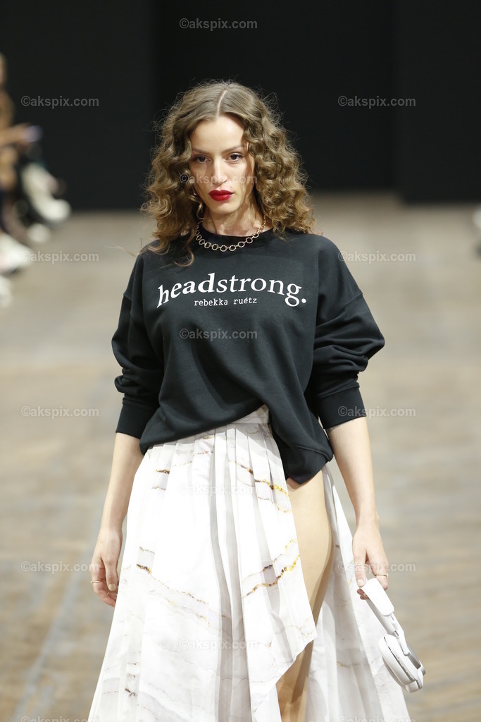 _76A4325 | Die Bildagentur Akspix ist eine Online-Bildagentur und bietet professionelles und kreatives Bildmaterial Royalty free und Rights Managed. Bildarchiv Akspix bietet eine große Auswahl an kreativen und klassischen Motiven.Frankfurt Fotograf, Fotoshooting