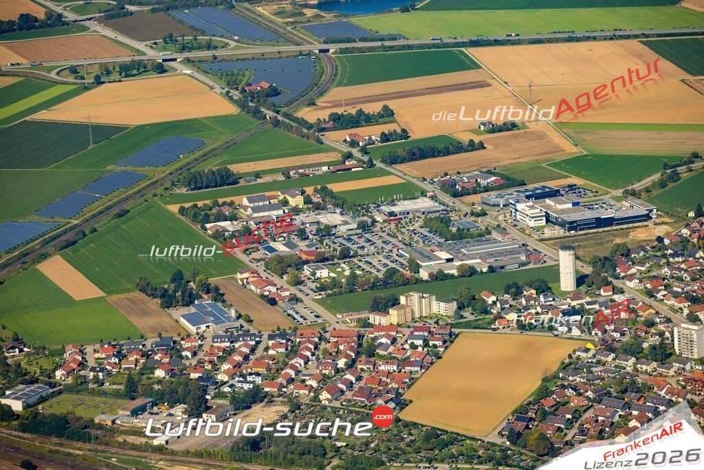 Das Luftbild zeigt : Gewergebiet Plattling - Die Luftaufnahme wurde 2023 vom UL-Flugzeug aus erstellt ( keine Drohne ) - Hochauflösende Luftaufnahme - Für grossformatige Ausdrucke geeignet. Die Geschenkidee !Mit Lizenz und Bildrechte bestellbar
