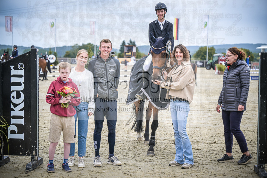 DOS_0045 | Entdecke hochwertige Reitturnierfotos von Foto Oger. Professionell, emotional und authentisch – jetzt Lieblingsmomente im Shop bestellen.Deutschlandweite Turnierfotografie. - Realisiert mit Pictrs.com