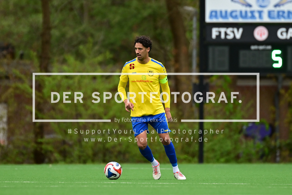 Fußball I Herren I Saison 2024-2025 I Kreisliga I 28. Spieltag I FTSV Altenwerder II - Buxtehuder SV I 65974 | Der Sportfotograf. - Realized with Pictrs.com