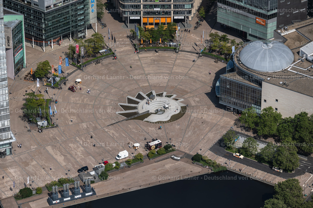 4048809 | Brunnen im Media Park, Köln