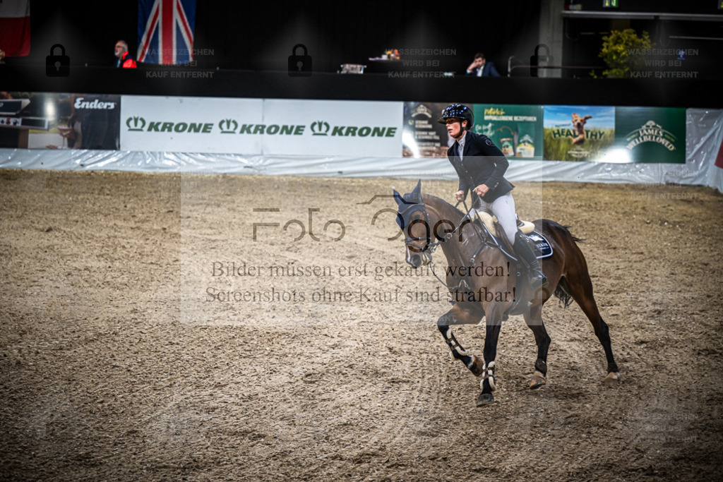 DOS_1970 | Entdecke hochwertige Reitturnierfotos von Foto Oger. Professionell, emotional und authentisch – jetzt Lieblingsmomente im Shop bestellen. - Realisiert mit Pictrs.com