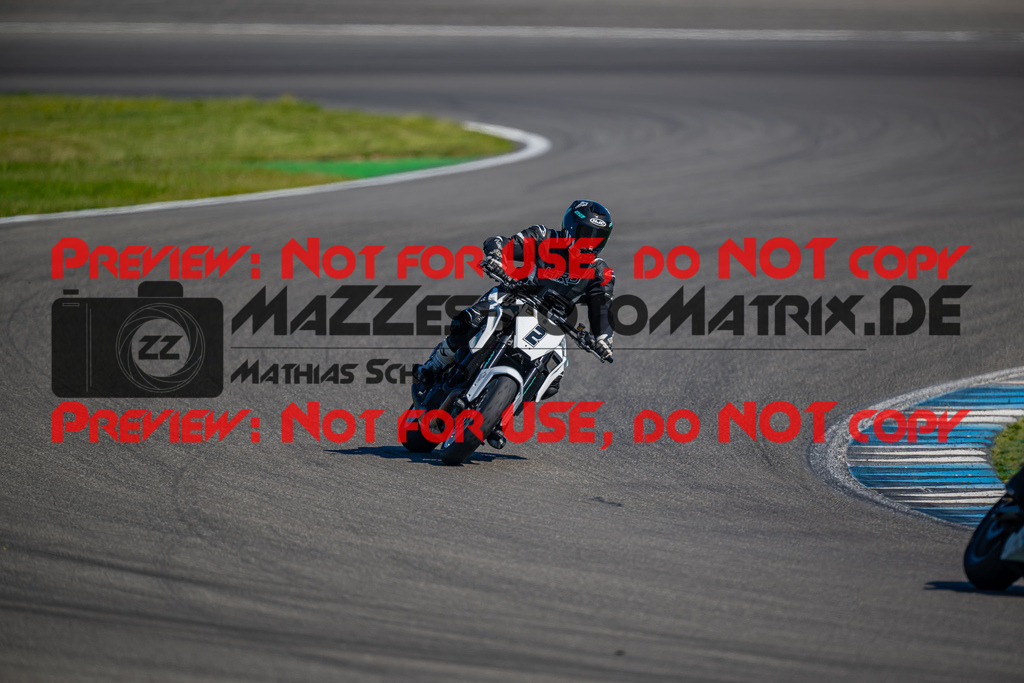 MaZZes-Fotomatrix-20260523-113173 | GRUEN