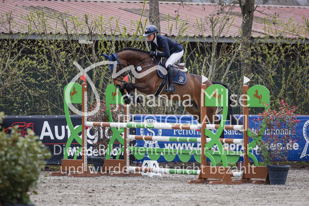 230411_Mühlen_03SprPf-L-354 | Deine schönsten Turniermomente als professionelle Fotos! Entdecke hochwertige Pferdesport-Fotografie im Online-Shop. Jetzt Fotos finden & bestellen!