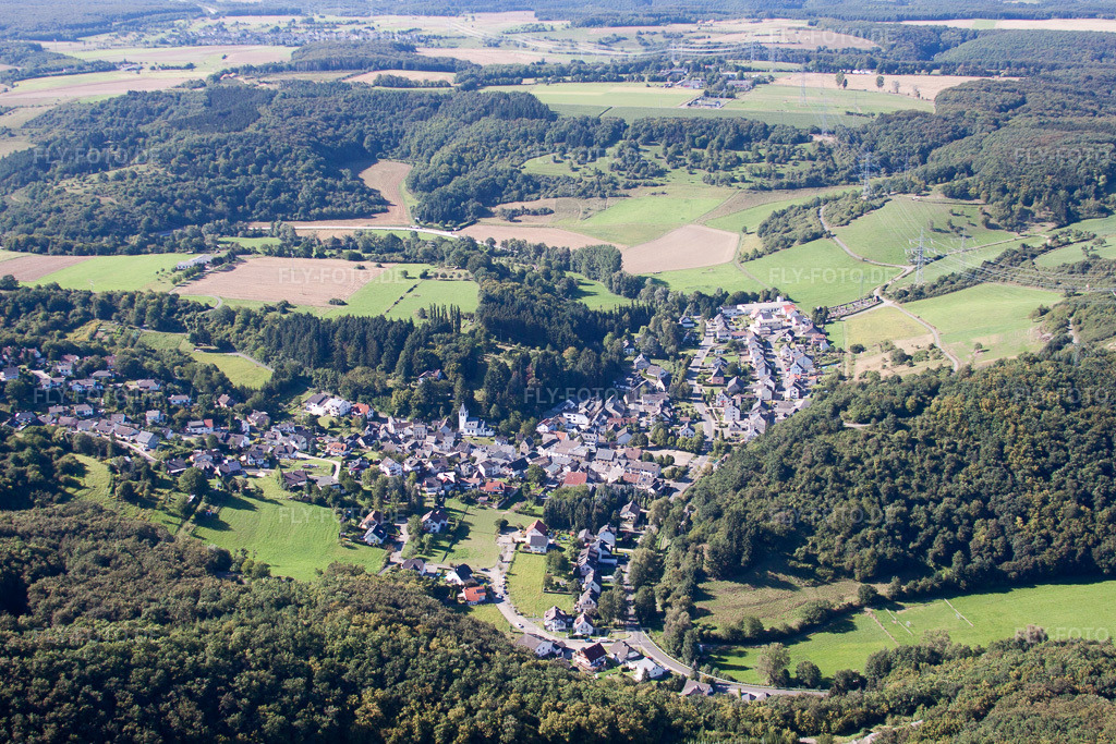 Luftbild: Brohl-Lützing in Gönnersdorf im Bundesland Rheinland-Pfalz in Deutschland. Foto: IMG_44523.jpg vom 20.08.2011 durch Werner Riehm/FLY-FOTO.de