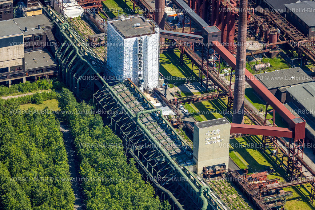 Essen250507618 | Luftbild, Zeche Zollverein, Gelsenkirchener Straße, Freibad, Stoppenberg, Essen, Ruhrgebiet, Nordrhein-Westfalen, Deutschland