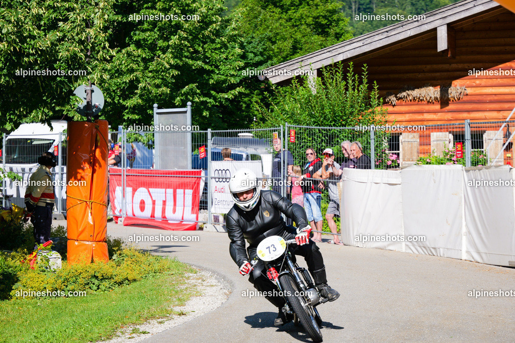 P1025732 | Erleben Sie atemberaubende, hochqualitative Fotos Ihrer Fahrt entlang der malerischen Alpenstraßen. Besuchen Sie alpineshots.com, um professionelle Aufnahmen Ihrer unvergesslichen Reise zu finden und zu kaufen - Realisiert mit Pictrs.com
