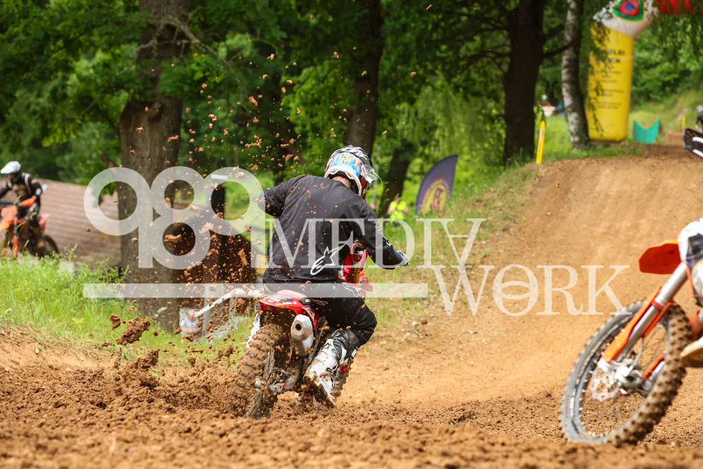 5E6A4418 | 989 MEDIAWORK