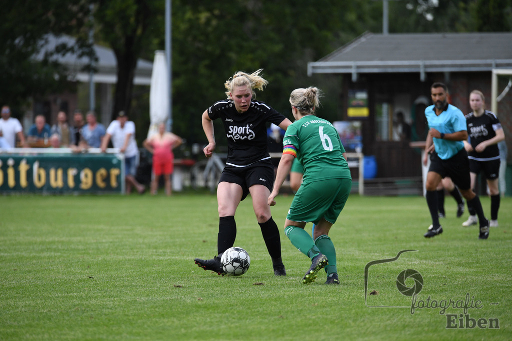 SG am Meer-TSV Abbehausen | Frauen Bezirksliga Nord; SG am Meer (schwarz)-TSV Abbehausen (grün) am 13.08.2023; in Gristede (), Photo: Philip Eiben 2023 - Realized with Pictrs.com