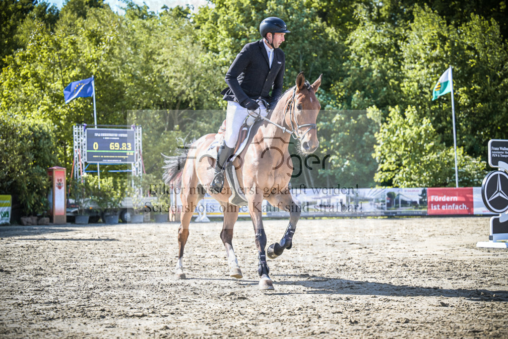 DOS_8776 | Entdecke hochwertige Reitturnierfotos von Foto Oger. Professionell, emotional und authentisch – jetzt Lieblingsmomente im Shop bestellen.Deutschlandweite Turnierfotografie. - Realisiert mit Pictrs.com