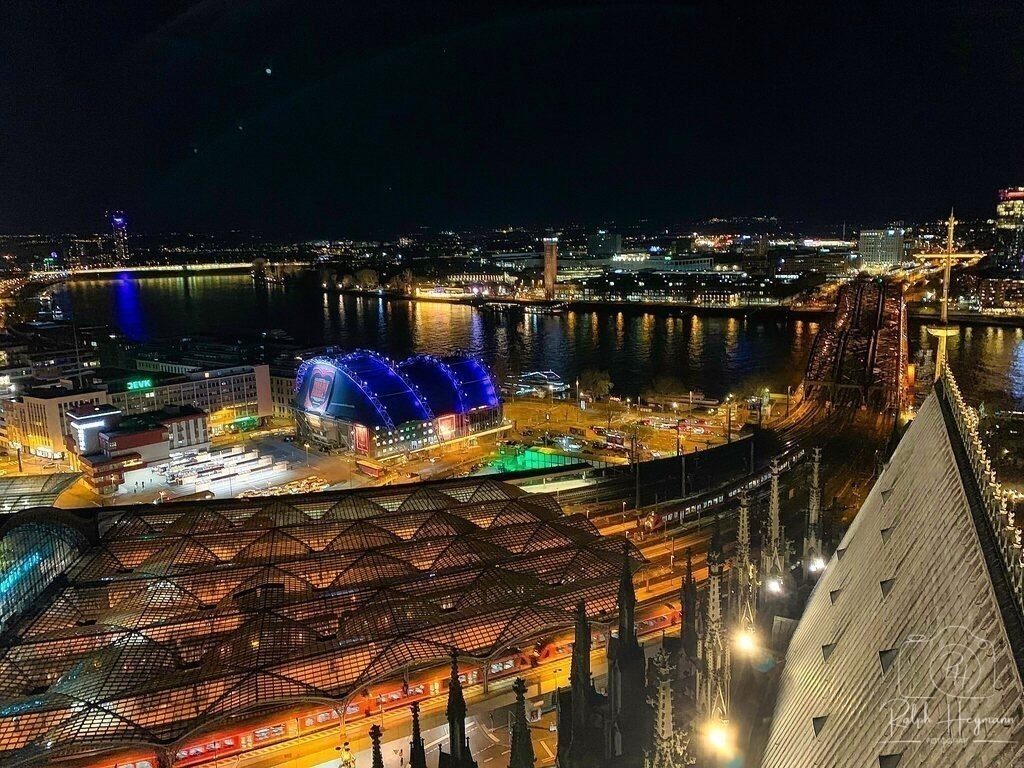 Köln vom Dom aus | Ich fotografiere leidenschaftlich Landschaften, Architektur, Portraits und Tiere - Realisiert mit Pictrs.com