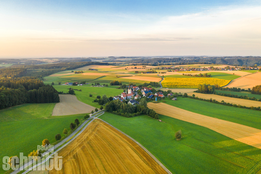 PS-Heligenberg-2026-03 | Entdecke die größte Bildgalerie der Region mit Fotografien aus dem Allgäu, der Bodenseeregion, Oberschwaben, dem Donautal und der Schwäbischen Alb. Landschaften, Luftaufnahmen und Reisefotografie als Wandbild und Fotokunst. - Realisiert mit Pictrs.com