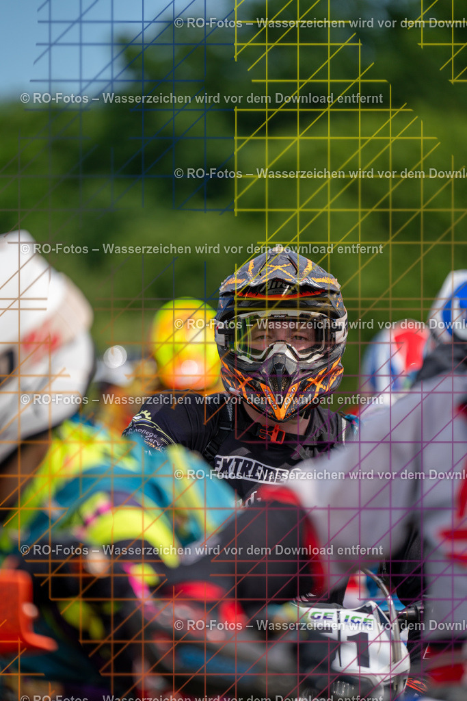 Wolfshausen 3 Lauf -75 | Sportfotografie von RO-Fotos: Motorsport, Motocross, Enduro, Laufveranstaltungen und Triathlon. Professionelle Fotos von Sportlern und Events. - Realisiert mit Pictrs.com