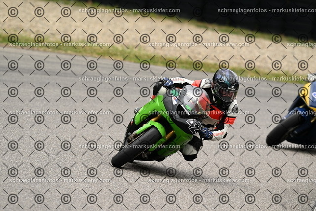 25bt02-1199 | markuskiefer.com - Realisiert mit Pictrs.com