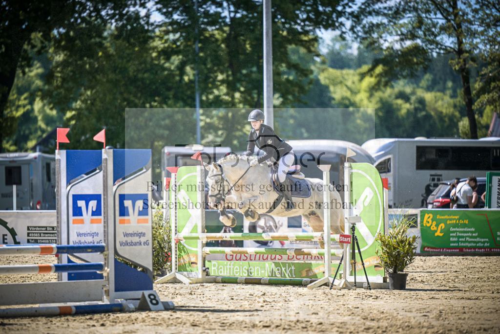 DOS_1488 | Entdecke hochwertige Reitturnierfotos von Foto Oger. Professionell, emotional und authentisch – jetzt Lieblingsmomente im Shop bestellen.Deutschlandweite Turnierfotografie. - Realisiert mit Pictrs.com