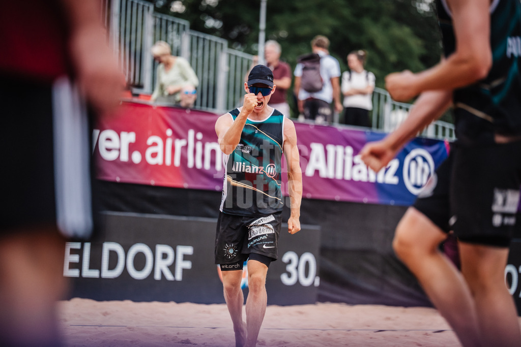 Beachvolleyball | Männer | Allianz German Beach Tour 2025 | Tourstop München | 11.07.2025 | Jonas Reinhardt jubelt