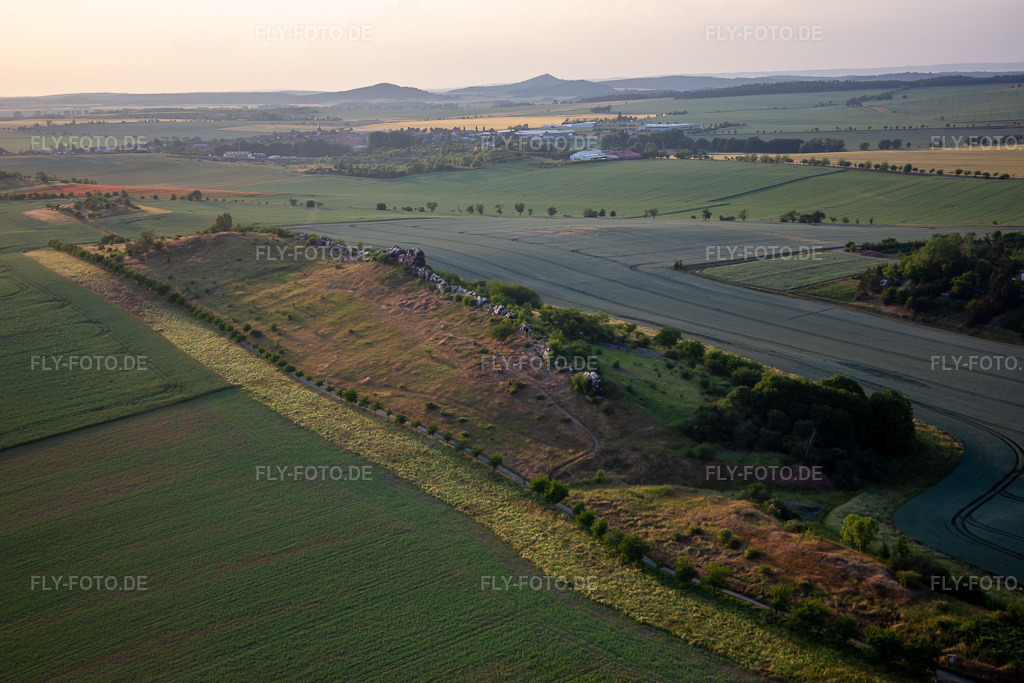 Luftbild: Teufelsmauer Mittelsteine von Südosten im Ortsteil Weddersleben in Thale im Bundesland Sachsen-Anhalt in Deutschland. Foto: IMG_136535.jpg vom 17.06.2023 durch Werner Riehm/FLY-FOTO.de