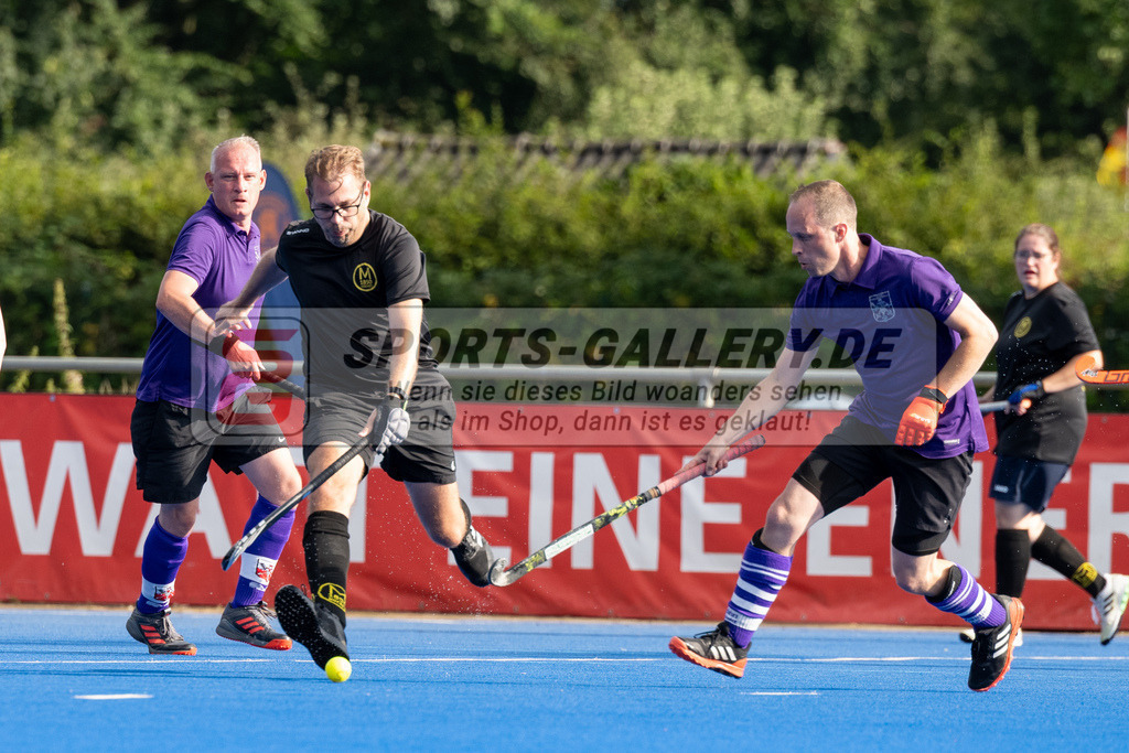 SFE_20240817_0194 | Krefeld, Deutschland, 17.08.2024:  European Cup for Recreational Hockey Players im KTHC Stadion Rot-Weiss Köln Tennis and Hockey Club am 17.08.2024 in Krefeld, Deutschland. (Foto von Stephan Fehrmann)Krefeld, Germany, 17.08.2024: European Cup for Recreational Hockey Players in KTHC Stadion Rot-Weiss Köln Tennis and Hockey Club at 17.08.2024 in Krefeld, Deutschland. (Foto from Stephan Fehrmann)