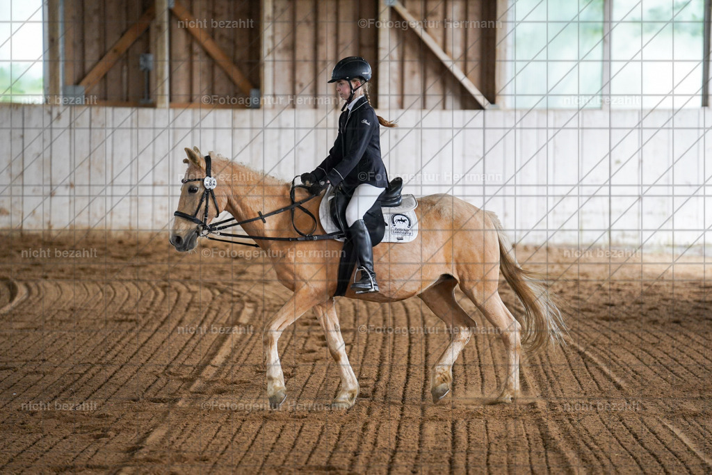 20230521-FAH05833 | Frühjahrsturnier, Landsberg am Lech, 2023, Reitclub Landsberg, Turnierbilder, Fotos Turnier Landsberg, Fotoagentur Herrmann, Turnierfotografen Bayern, Reitsport Fotograf, Pferde Fotograf