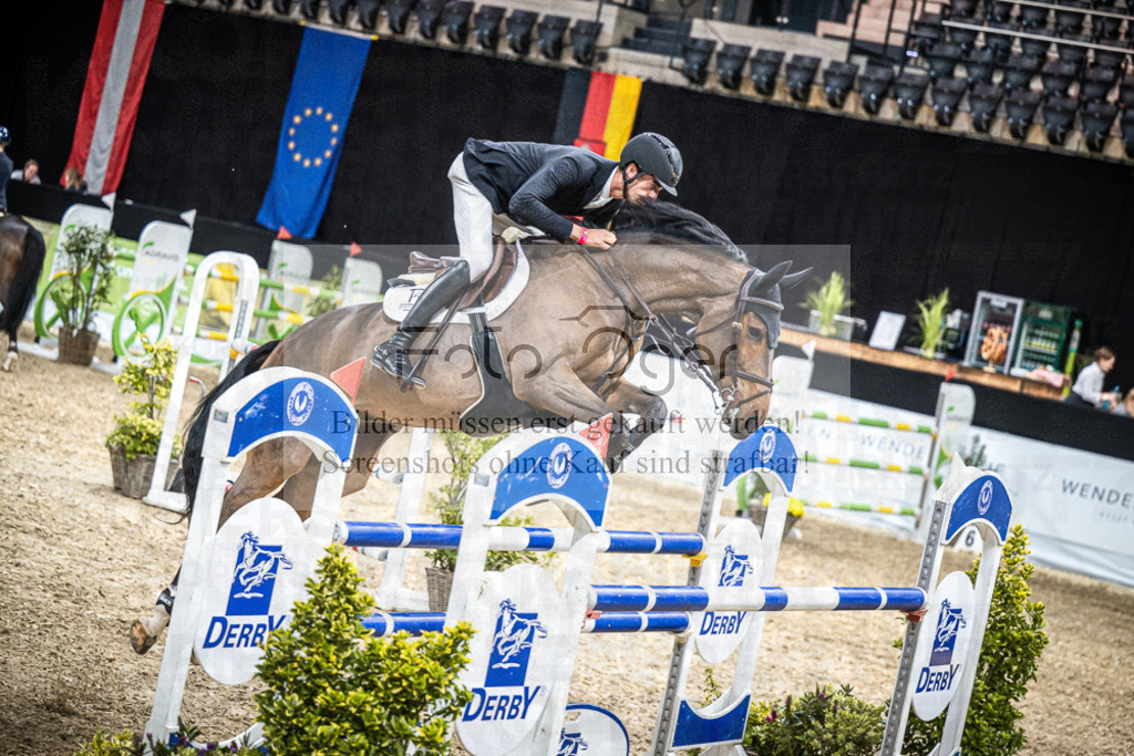 DOS_2370 | Entdecke hochwertige Reitturnierfotos von Foto Oger. Professionell, emotional und authentisch – jetzt Lieblingsmomente im Shop bestellen.Deutschlandweite Turnierfotografie. - Realisiert mit Pictrs.com