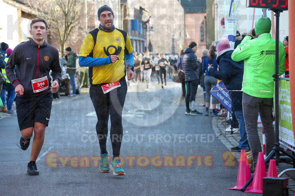 241201_1239_EX1_3022 | Sportfotografie im Rhein-Sieg Kreis, Köln, Bonn, NRW, Rheinland Pfalz, Hessen, etc. Unser Tätigkeitsfeld umfasst den Laufsport vom Volkslauf über den Marathon, Duathlon, Triathon bis zum Ultralauf wie Kölnpfad Ultra oder Schindertrail.