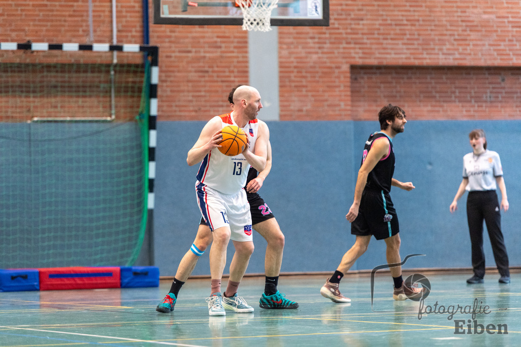 VFL Rastede-Westerstede 3 | VFL Rastede (weiß)-Westerstede 3 (schwarz) am 22.02.2026 in Rastede (Sporthalle); Photo: Philip Eiben 2025 - Realisiert mit Pictrs.com