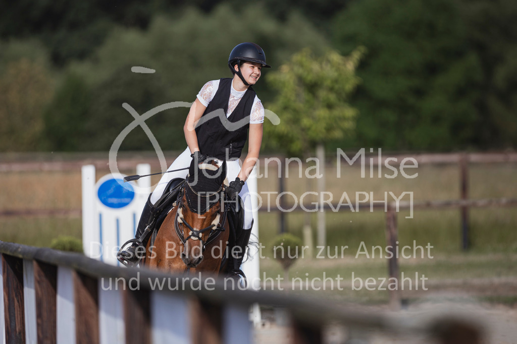 240629_LüPfSpTa_Stil-A-520 | Deine schönsten Turniermomente als professionelle Fotos! Entdecke hochwertige Pferdesport-Fotografie im Online-Shop. Jetzt Fotos finden & bestellen!