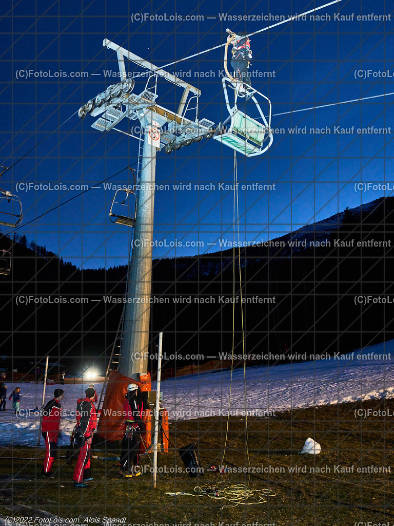ALP0268_Liftbergeuebung_BRD-Lackenhof | (C)FotoLois.com, Alois Spandl, Liftbergeübung des Bergrettungsdienstes Lackenhof am Ötscherlift im Weitental, Mi 28. Dezember 2022.