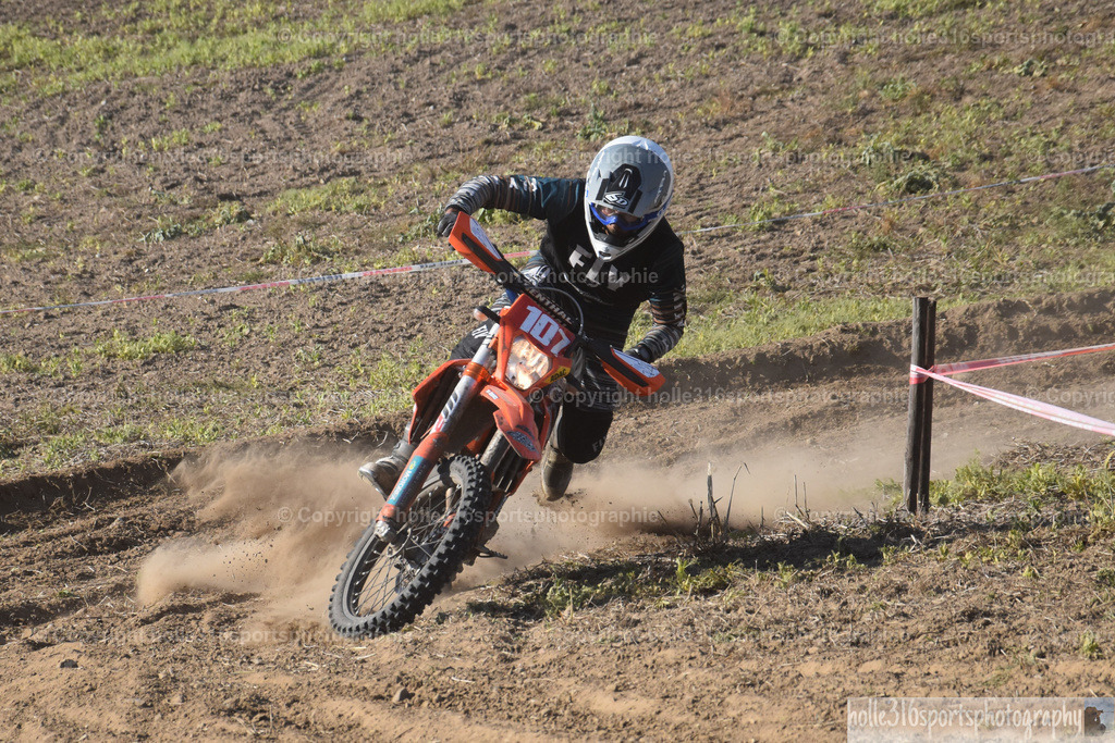 DSC_0474 | Sportfotografie , Motorsport, Motoross, Reitsport, Mointainbike, Enduro,
Landschaft , Outdoor, Eventfotografie, Landschaft, Bilder online bestellen - Realisiert mit Pictrs.com