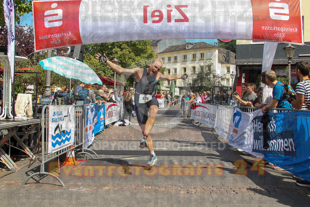 250824_1433_EV4_1901 | Sportfotografie im Rhein-Sieg Kreis, Köln, Bonn, NRW, Rheinland Pfalz, Hessen, etc. Unser Tätigkeitsfeld umfasst den Laufsport vom Volkslauf über den Marathon, Duathlon, Triathon bis zum Ultralauf wie Kölnpfad Ultra oder Schindertrail.