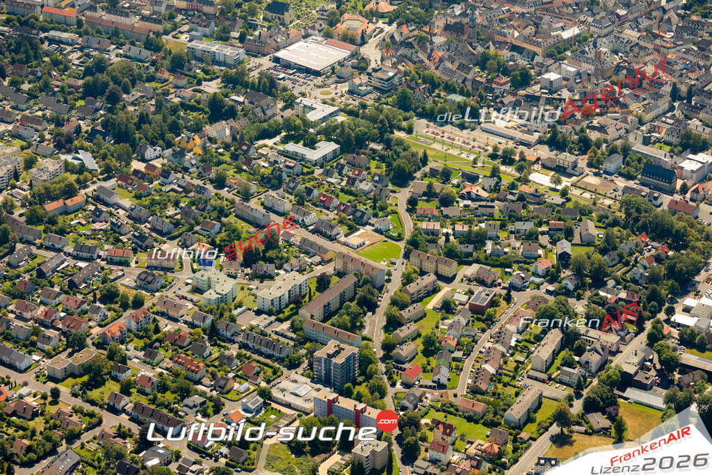 Das Luftbild zeigt : Weißenstädter Straße Wunsiedel - Die Luftaufnahme wurde 2023 vom UL-Flugzeug aus erstellt ( keine Drohne ) - Hochauflösende Luftaufnahme - Für grossformatige Ausdrucke geeignet. Die Geschenkidee !Mit Lizenz und Bildrechte bestellbar