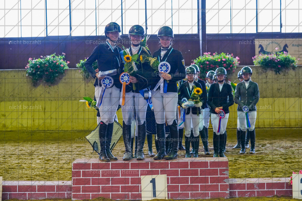 20221002-FAH09500 | Obberbayerische Meisterschaften Vielseitigkeit 2022, Schwäbische Meisterschaften Vielseitigkeit 2022, Mertingen, Schwaben, Bayern, Geländeturnier, Buschreiter, Turnierfotografen Bayern, Fotoagentur Herrmann,  Bayerische Meisterschaften VS Jun. / JR / Pony:, Turnierbilder, Pferdebilder, Turnierfotos, Pferdesortfotografie, Reitsportfotograf, Pferdeshooting