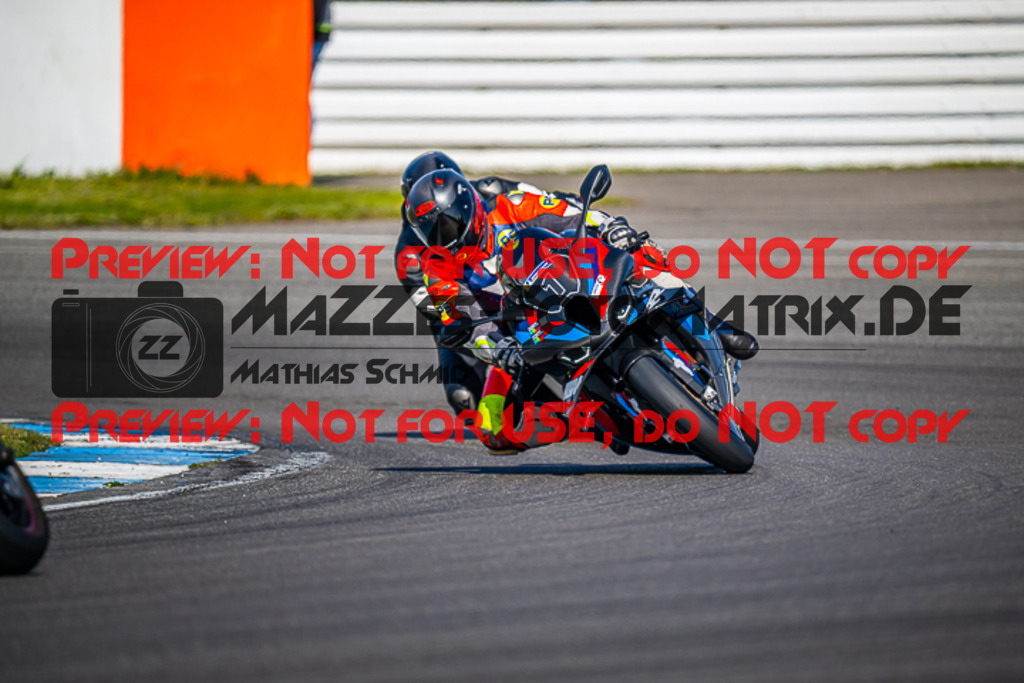 MaZZes_FotoMatrix_230410_5426 | ROT