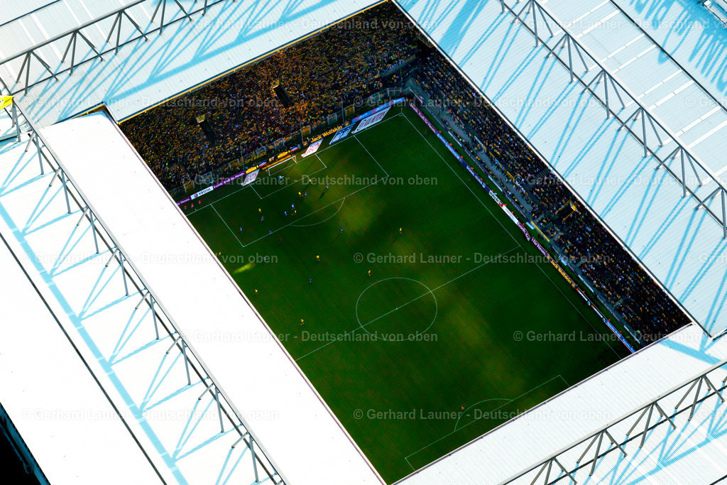 9000467 | Signal Iduna Stadion, Derby BVB-Schalke im Herbst 2009, Dortmund
