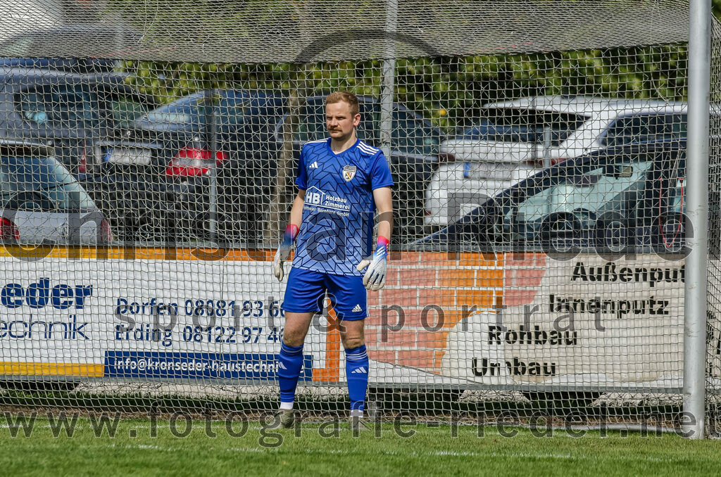 2023-07-30_100_FC_Lengdorf_gegen_SpVgg_Altenerding | Lengdorf, Deutschland, 30.07.2023:
Fußball, Kreisliga 2023 / 2024, 1. Spieltag, FC Lengdorf gegen SpVgg Altenerding, Endergebnis: 1:1

Torwart Johannes Preis (FC Lengdorf, #1)

Foto: Christian Riedel / fotografie-riedel.net