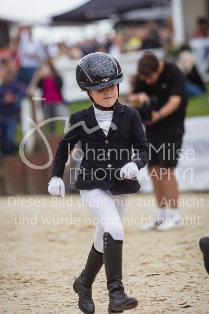 230730_BHO_Fuehrzuegel-WB-147 | Deine schönsten Turniermomente als professionelle Fotos! Entdecke hochwertige Pferdesport-Fotografie im Online-Shop. Jetzt Fotos finden & bestellen!