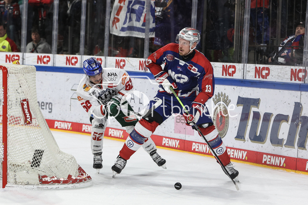 Nürnberg Ice Tigers - Augsburger Panther | im Duell Otso RANTAKARI (AEV #52) und Ryan STOA (NIT #13) / Zweikampf