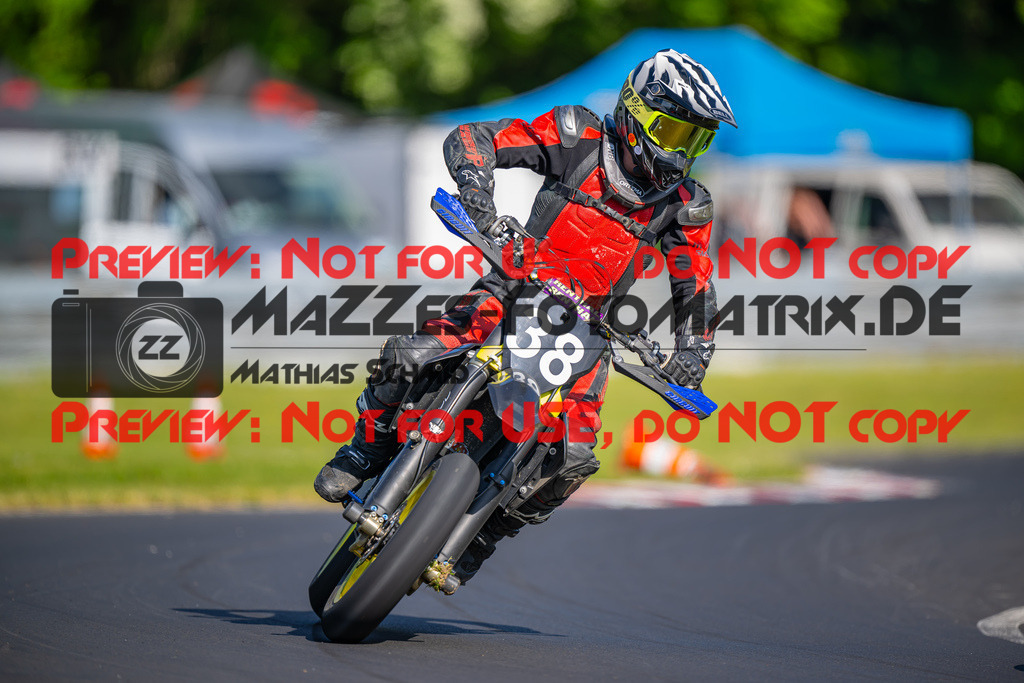 MaZZes-Fotomatrix-20260509-64993 | S5