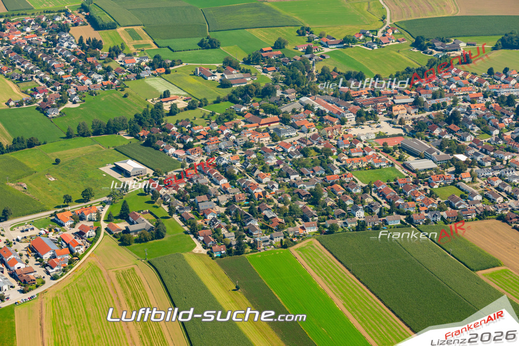 Das Luftbild zeigt :  Forstern - Die Luftaufnahme wurde 2024 vom UL-Flugzeug aus erstellt ( keine Drohne ) - Hochauflösende Luftaufnahme - Für grossformatige Ausdrucke geeignet. Die Geschenkidee !Mit Lizenz und Bildrechte bestellbar