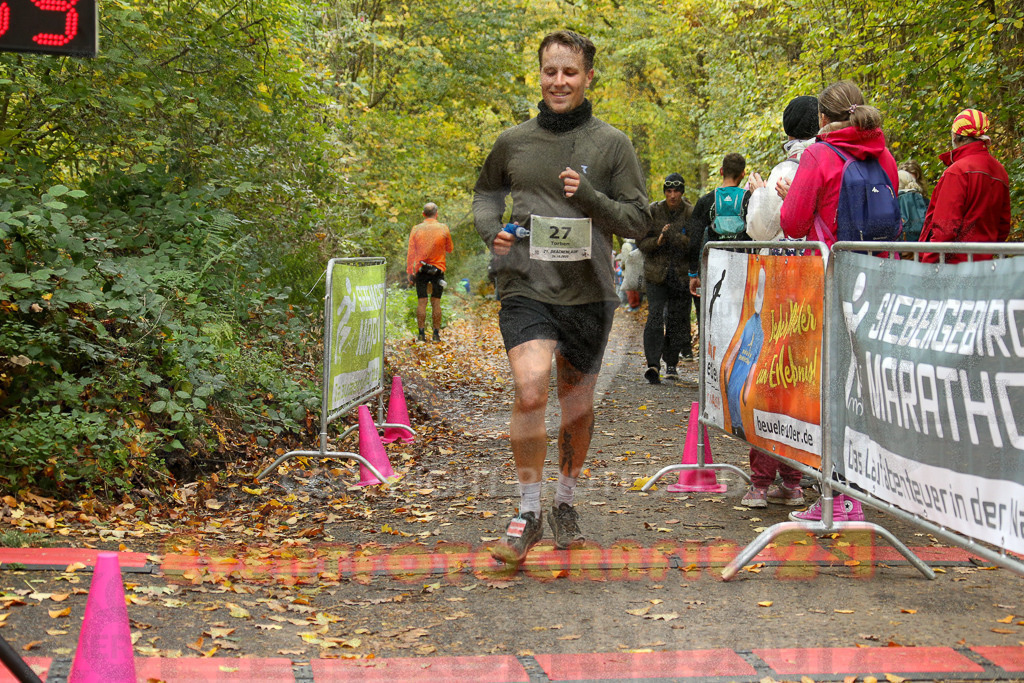 251026_1240_EX1_0989 | Sportfotografie im Rhein-Sieg Kreis, Köln, Bonn, NRW, Rheinland Pfalz, Hessen, etc. Unser Tätigkeitsfeld umfasst den Laufsport vom Volkslauf über den Marathon, Duathlon, Triathon bis zum Ultralauf wie Kölnpfad Ultra oder Schindertrail.