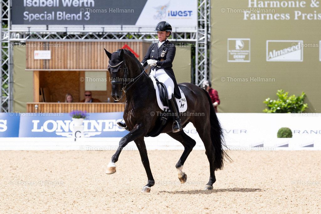 TH_443-Special Blend 3-Werth_ Isabell_29775 | Al Shiraàa Deutsches Spring- und Dressur-Derby 2025 am 29.05.25 in Hamburg, Thomas Hellmann, 443Special Blend 3Werth, Isabell