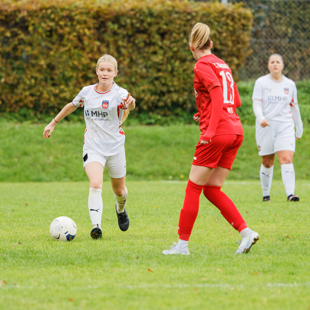 FCEFCH_251012_3523 | Fotopresso – Sportfotografie in Heidenheim & Umgebung. Professionelle Sportfotografie für unvergessliche Momente. Dynamische Action-Shots, emotionale Szenen & hochwertige Bilder. - Realisiert mit Pictrs.com