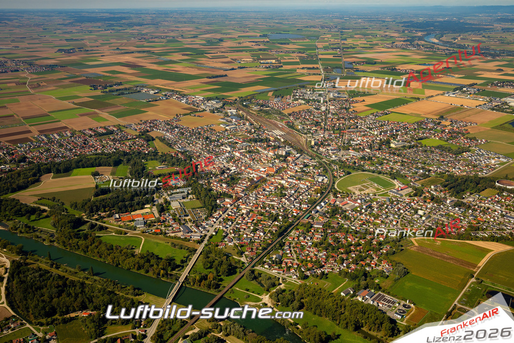 Das Luftbild zeigt :  Plattling - Die Luftaufnahme wurde 2023 vom UL-Flugzeug aus erstellt ( keine Drohne ) - Hochauflösende Luftaufnahme - Für grossformatige Ausdrucke geeignet. Die Geschenkidee !Mit Lizenz und Bildrechte bestellbar