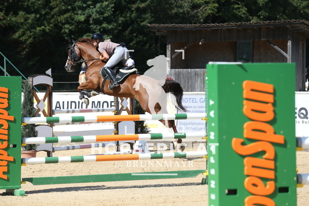 DL2Q2763 | Willkommen bei Brunnmayr - Design & Fotografie – Ihrem Spezialisten für Reitturniere und Pferdeveranstaltungen in Oberösterreich, Salzburg und Bayern! Seit über 17 Jahren sind wir leidenschaftlich dabei.