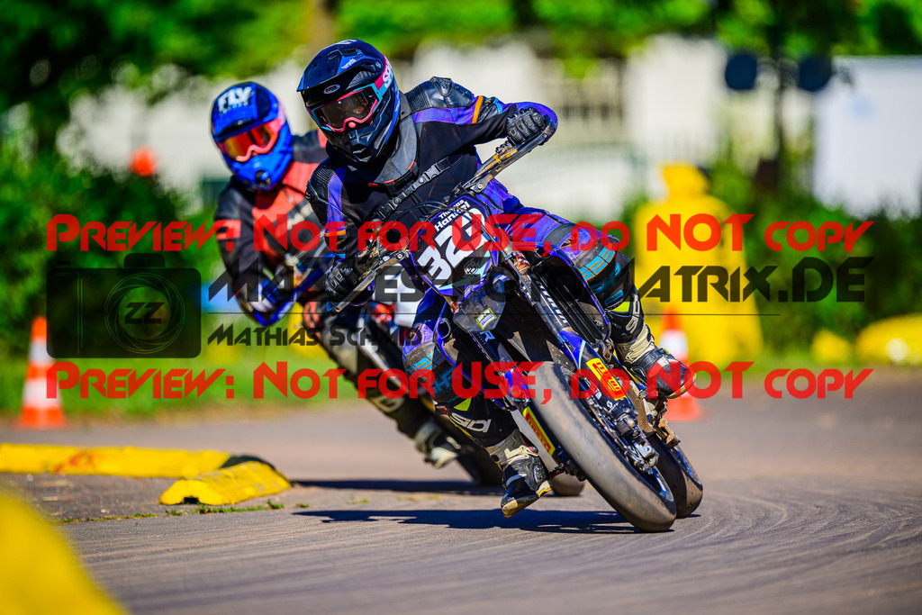 MaZZes_FotoMatrix_240816_6007705_2-91 | UE40