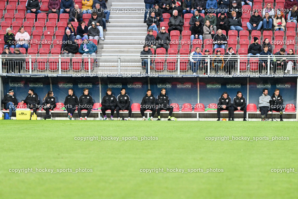 Austria Klagenfurt vs. FC Red Bull Salzburg | Spielerbank Austria Klagenfurt, Austria Klagenfurt vs. FC Red Bull Salzburg, Austria Klagenfurt vs. FC Red Bull Salzburg am 24.04.2024 in Klagenfurt (Wörthersee Stadion ), Austria, (Photo by Bernd Stefan)